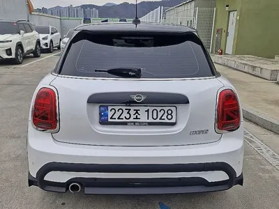 MINI Cooper 2024, 44764 км, за 17509.08 USD - фото 6