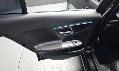 Mercedes-Benz C-Class 2023, 68906 км, за 21142.36 USD - фото 25