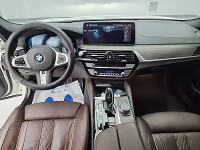 BMW 5-Series 2021, 73673 км, за 25305.77 USD - фото 7