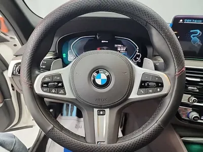 BMW 5-Series 2021, 73673 км, за 25305.77 USD - фото 9