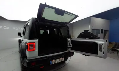 Jeep Wrangler 2023, 43993 км, за 28277.96 USD