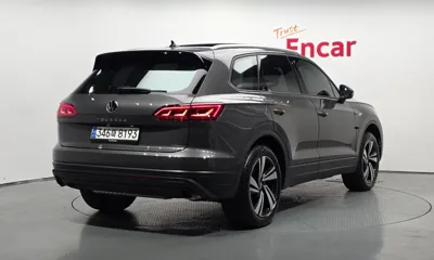 Volkswagen Touareg 2023, 23934 км, за 36464.49 USD