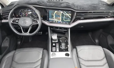 Volkswagen Touareg 2023, 23934 км, за 36137.16 USD - фото 7
