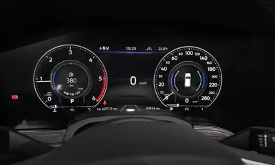Volkswagen Touareg 2023, 23934 км, за 36137.16 USD - фото 8