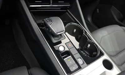 Volkswagen Touareg 2023, 23934 км, за 36137.16 USD - фото 9