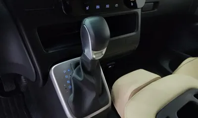 Hyundai Staria 2023, 32407 км, за 26302.3 USD - фото 9