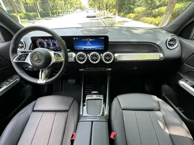 Mercedes-Benz GLB 2025, 16000 км, за 26531.13 USD - фото 12