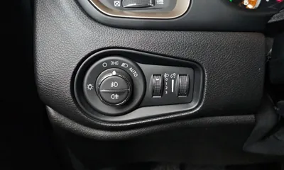 Jeep Renegade 2017, 97315 км, за 5281.6 USD - фото 18