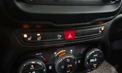 Jeep Renegade 2017, 97315 км, за 5281.6 USD - фото 27
