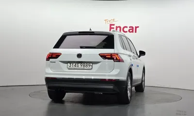 Volkswagen Tiguan 2020, 79260 км, за 14113.17 USD