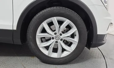 Volkswagen Tiguan 2020, 79260 км, за 14113.17 USD - фото 21