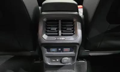 Volkswagen Tiguan 2020, 79260 км, за 14113.17 USD - фото 27