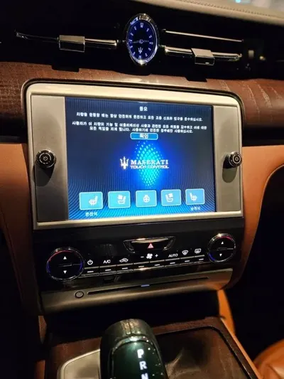 Maserati Quattroporte 2016, 120000 км, за 14535.84 USD - фото 12