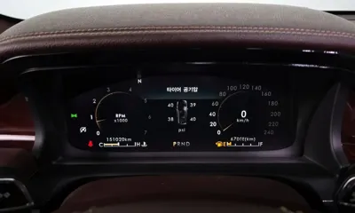 Lincoln Aviator 2020, 151020 км, за 16743.29 USD - фото 8
