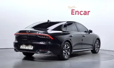 Hyundai Grandeur 2021, 172274 км, за 10749.19 USD