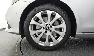 Mercedes-Benz E-Class 2018, 63848 км, за 13986.48 USD