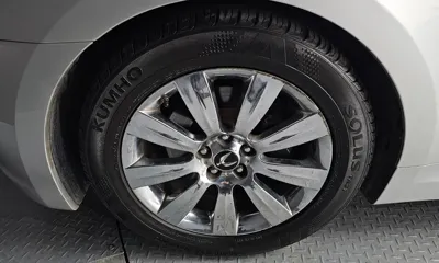 Hyundai Equus 2010, 198344 км, за 2119.2 USD