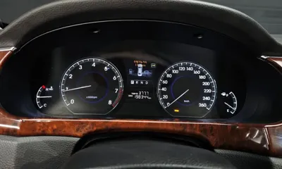 Hyundai Equus 2010, 198344 км, за 2119.2 USD - фото 8