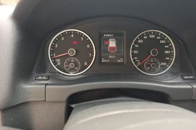 Volkswagen Tiguan 2015, 69500 км, за 7197 USD - фото 9