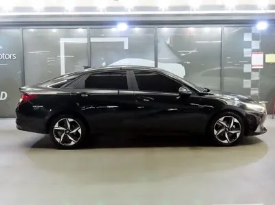 Hyundai Avante 2023, 73998 км, за 12472.1 USD