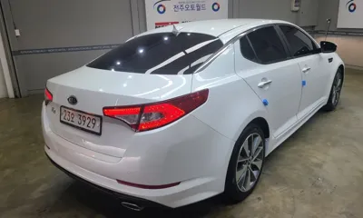 Kia K5 2011, 120000 км, за 2959.75 USD