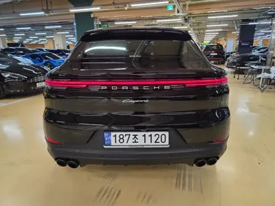 Porsche Cayenne 2024, 38100 км, за 130007.1 USD