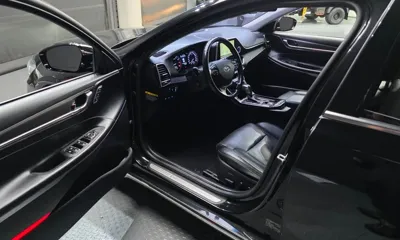 Hyundai Grandeur 2018, 96829 км, за 8730.47 USD - фото 10
