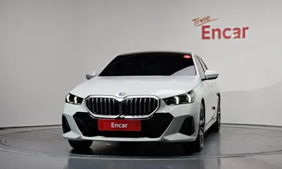 BMW 5-Series 2024, 32425 км, за 65140.1 USD