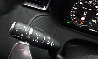 Land Rover Range Rover Velar 2019, 99923 км, за 19450.97 USD - фото 35