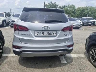 Hyundai Santafe 2016, 77000 км, за 8794.79 USD