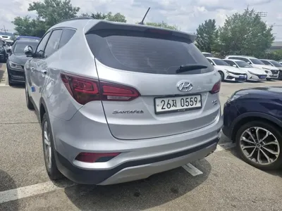 Hyundai Santafe 2016, 77000 км, за 8794.79 USD