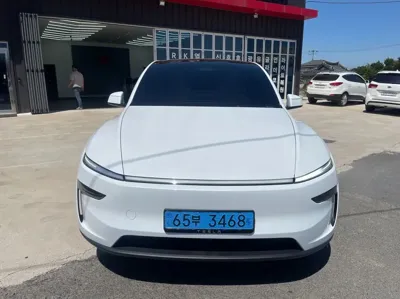 Tesla Model Y · 2026 год