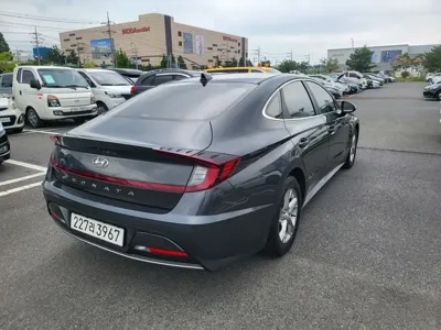 Hyundai Sonata 2021, 94073 км, за 8533.54 USD