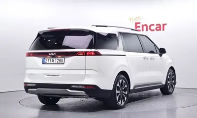 Kia Canival 2023, 49037 км, за 19516.02 USD