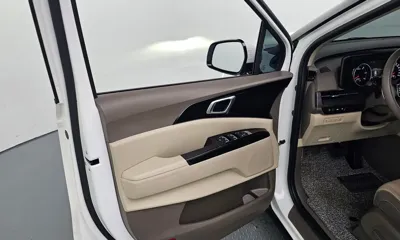 Kia Canival 2023, 49037 км, за 19516.02 USD - фото 24