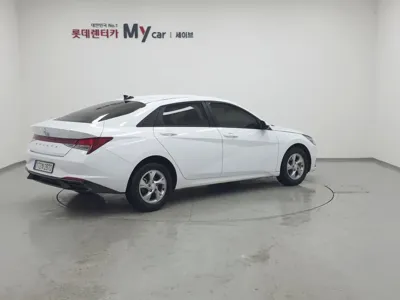 Hyundai Avante 2023, 53954 км, за 7641.7 USD