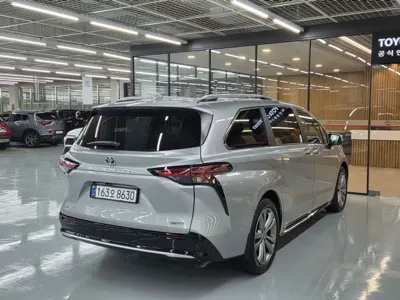 Toyota Sienna 2025, 2501 км, за 43024.16 USD