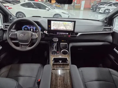 Toyota Sienna 2025, 2501 км, за 43024.16 USD - фото 15