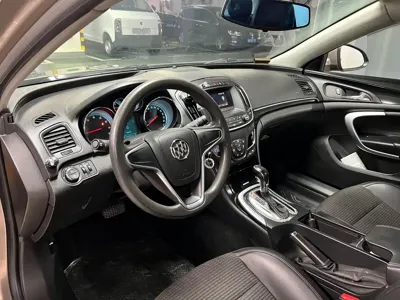 Buick Regal 2016, 126000 км, за 4390.81 USD