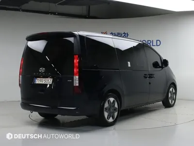 Hyundai Staria 2023, 37684 км, за 18839.44 USD