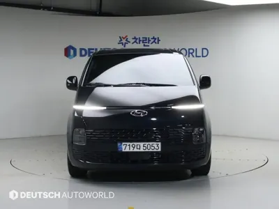 Hyundai Staria 2023, 37684 км, за 18839.44 USD