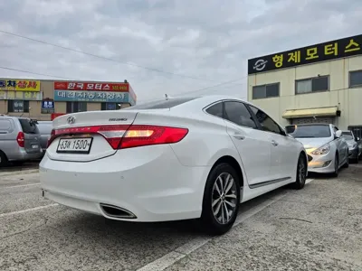 Hyundai Grandeur 2012, 185114 км, за 3032.71 USD