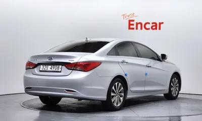 Hyundai Sonata 2013, 84090 км, за 3413.42 USD