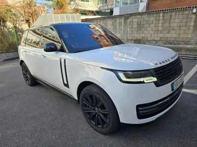 Land Rover Range Rover 2023, 32154 км, за 115712.11 USD