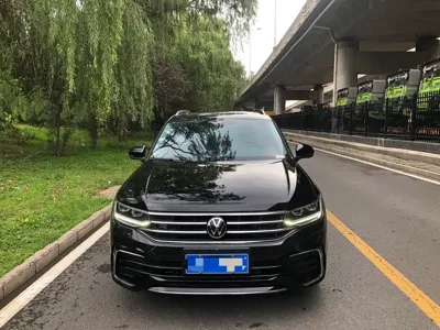 Volkswagen Tiguan L 2022, 40000 км, за 15273.39 USD