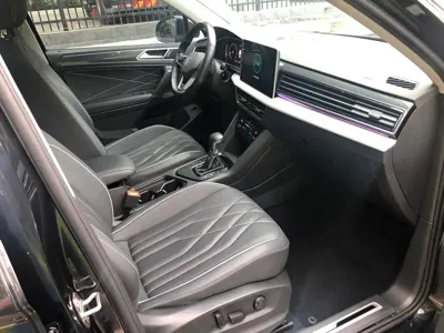 Volkswagen Tiguan L 2022, 40000 км, за 15273.39 USD