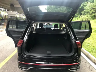 Volkswagen Tiguan L 2022, 40000 км, за 15273.39 USD - фото 9