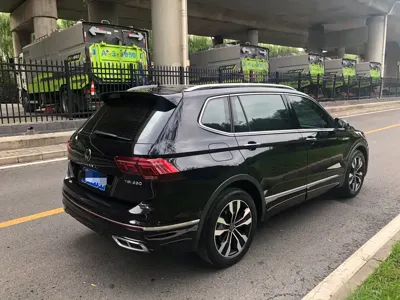 Volkswagen Tiguan L 2022, 40000 км, за 15273.39 USD - фото 17