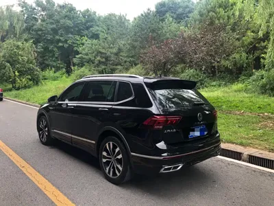Volkswagen Tiguan L 2022, 40000 км, за 15273.39 USD - фото 18