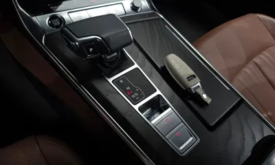 Audi A6 2023, 22340 км, за 27743.64 USD - фото 9